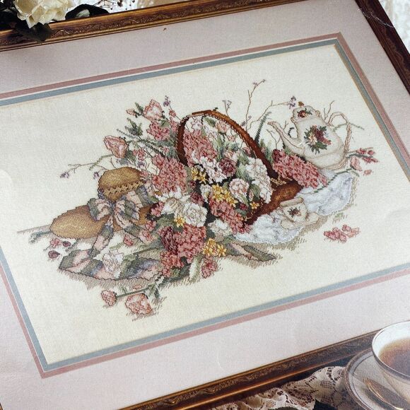 VTG 1988 Leisure Arts Tea, Roses and Romance Counted Cross Stitch Leaflet 703 - Picture 2 of 10